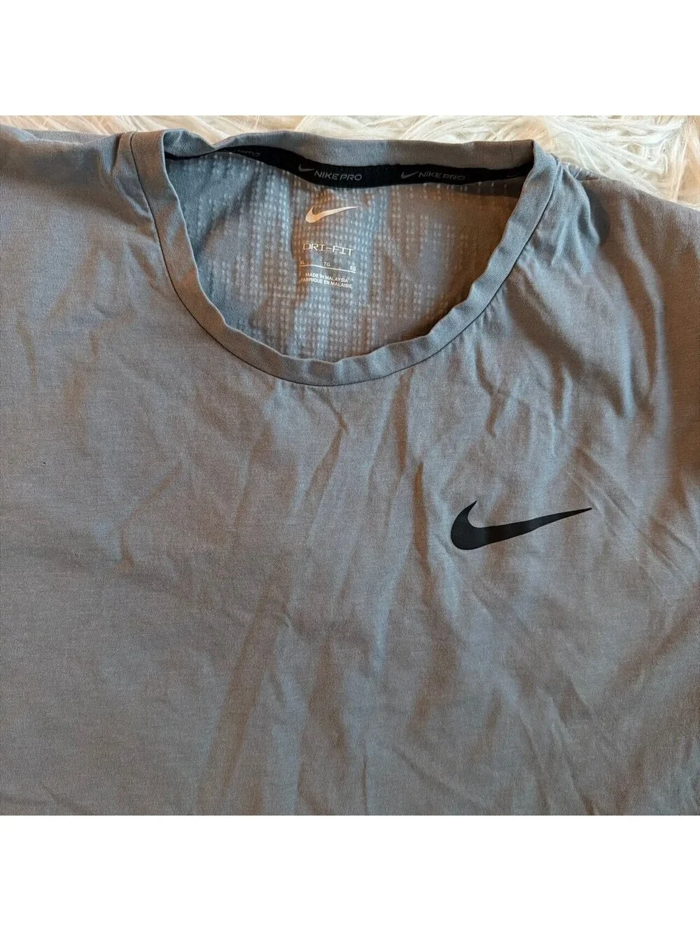 Nike Shirt Mens Large Gray Dri- Fit Short Sleeve Crew Neck